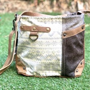 Myra Floral crossbody